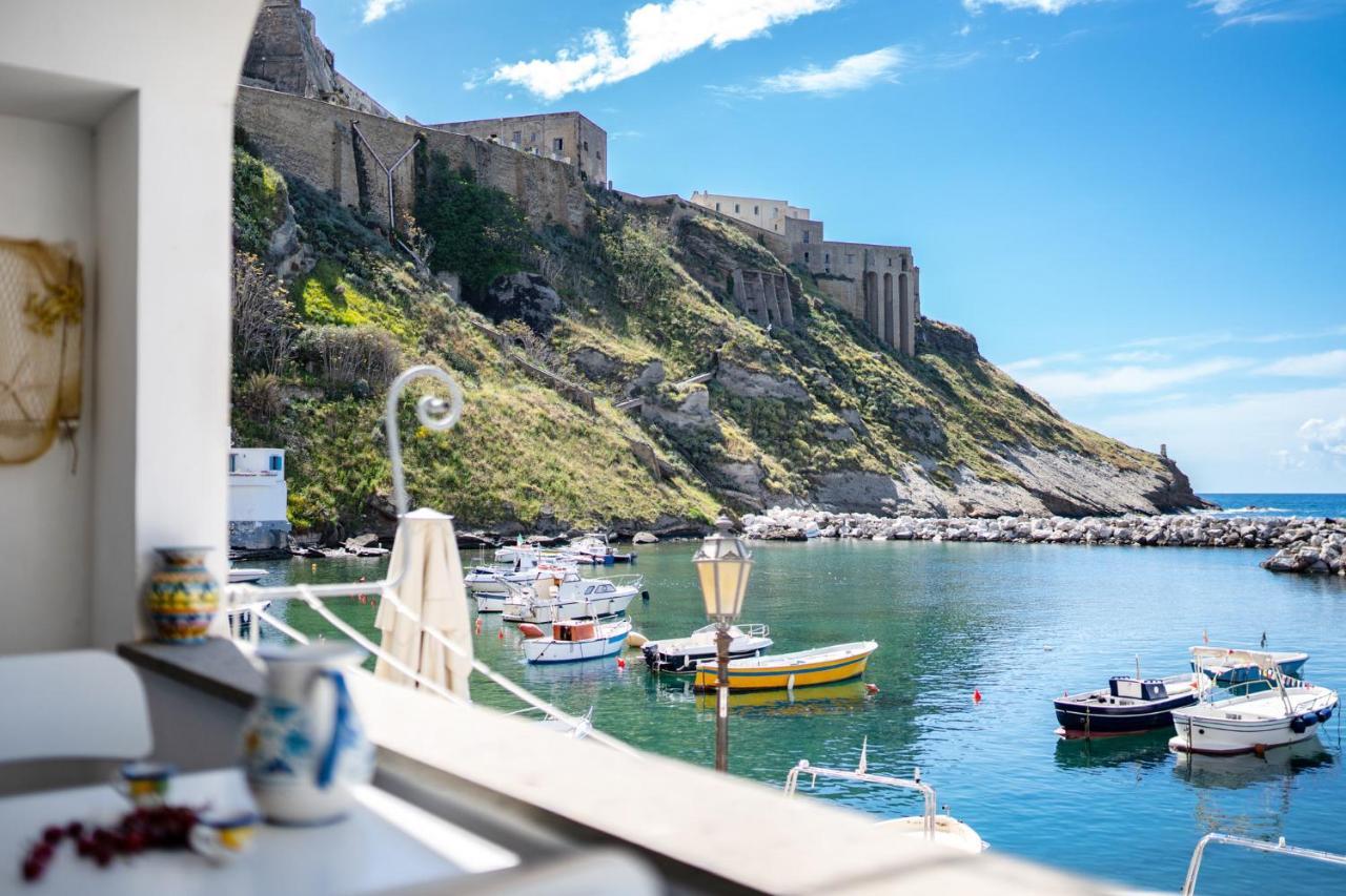 Casa Cinzia In Marina Di Corricella Villa Procida Ngoại thất bức ảnh